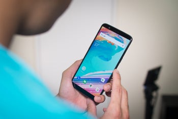 OnePlus 5 and 5T get new OxygenOS update, Android Pie not ready for prime time