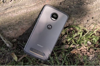 Verizon's Moto Z2 Play update includes Android 8.0 Oreo and September security patch