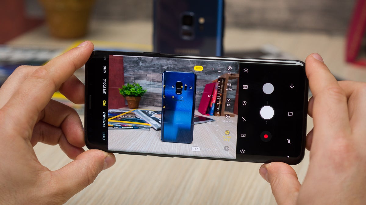 Do you use manual controls for your phone's camera?
