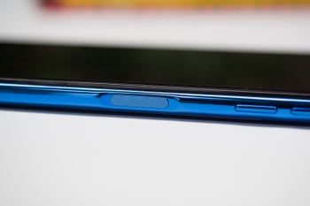 The budget Galaxy S10 might adopt a side-positioned fingerprint scanner