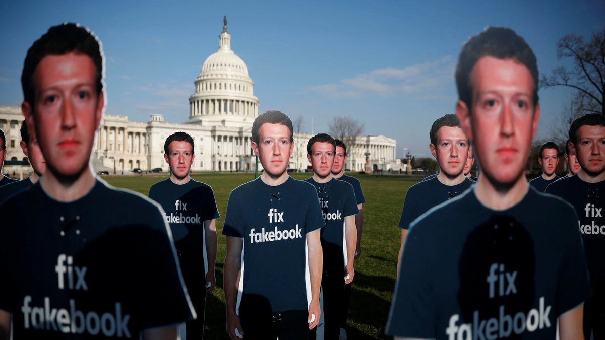 When Tim Cook took a privacy jab at Facebook, Mark Zuckerberg asked directors to only use Android phones