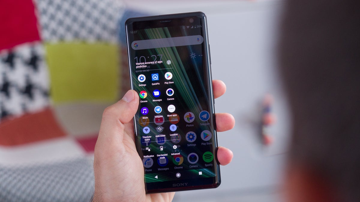 Deal: Sony Xperia XZ3 now comes with free accessories (microSD card and power bank included)