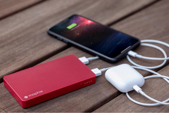 New Powerstation from mophie can charge itself with a Lightning cable