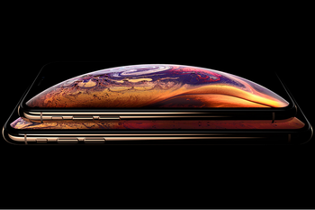 Apple gets sued by a customer over the notch