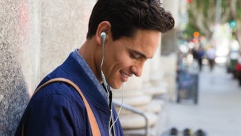 Deal: Bose SoundSport earphones are 55% off, biggest discount to date