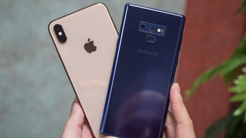 Apple and Samsung dominated the premium smartphone segment in Q3