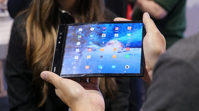 All show, little practicality. That’s the foldable Royole FlexPai [hands-on]