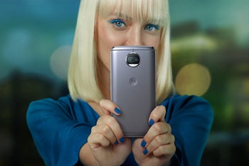 Deal: Buy two decent Motorola phones for the price of one, long-lasting batteries included