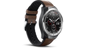 Dual display Mobvoi TicWatch Pro costs $200 with free TicBand included after $100 discount