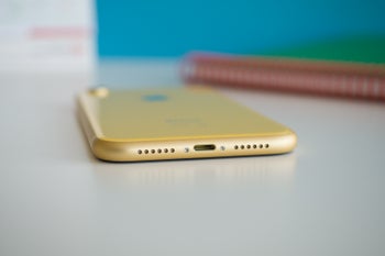 2019 iPhone series could skip USB-C again, stick with 5W charger in the box
