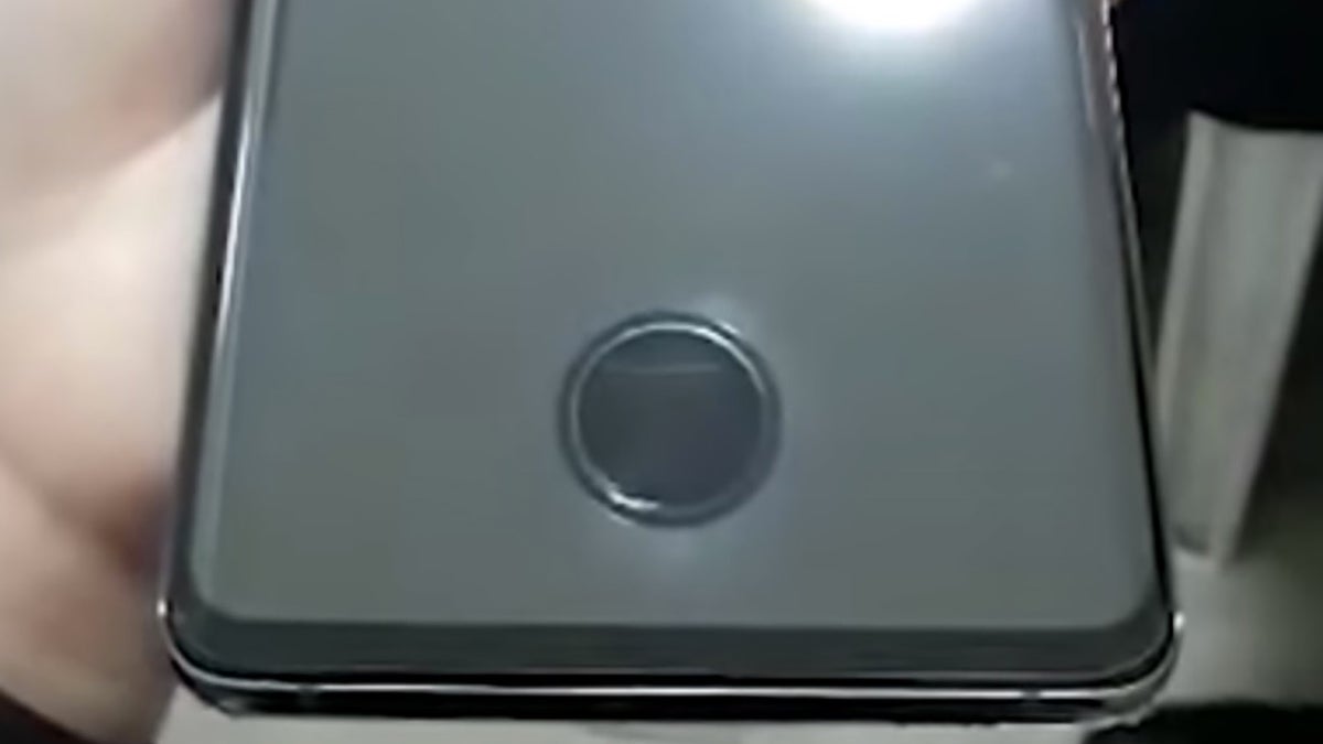 Galaxy S10 screen protectors with a hole look ridiculous, but they might actually be a good idea