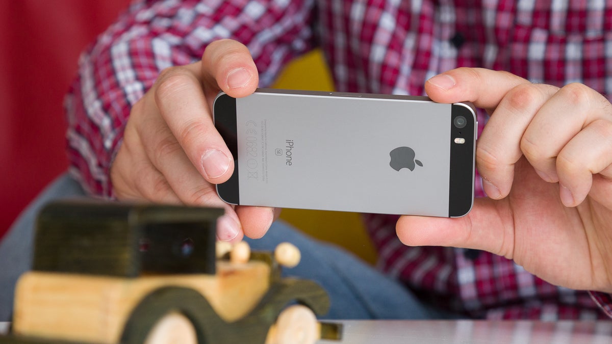 Apple kicks off iPhone SE clearance sale, save up to $150 on unlocked models