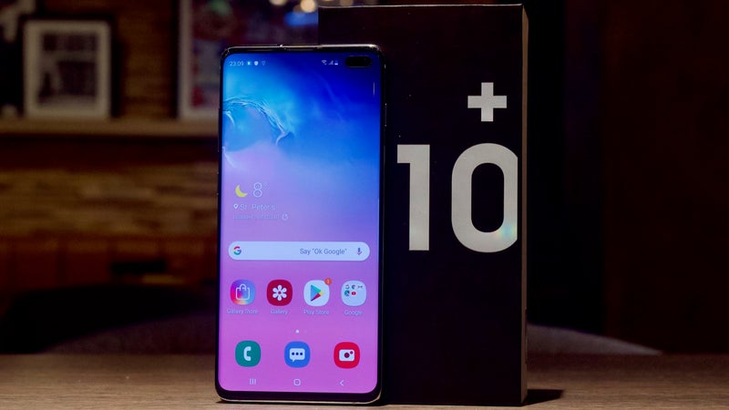 Galaxy S10+ unboxing reveals a generous set of accessories