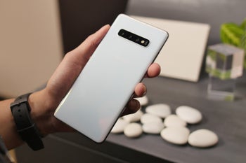Here's how the triple camera on the Galaxy S10+ compares vs iPhone, Note 9, and LG V40