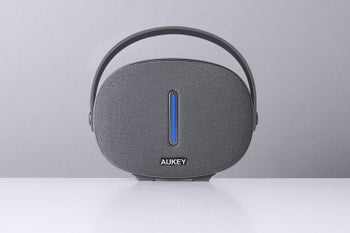 Deal: Grab a compact Aukey wireless speaker for less than 10 bucks on Amazon and save 58%!