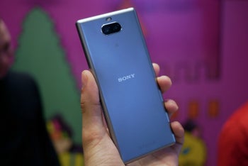 Sony Xperia 10 and 10 Plus hands-on: midrangers with displays for miles