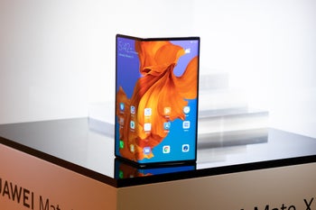 Buying a foldable phone in 2019 will be an expensive mistake