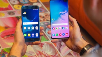 How can manufacturers counter the increasing smartphone upgrade cycle?