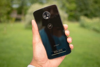 Verizon's 5G-upgradable Moto Z3 can be had free of charge from Best Buy (with strings)
