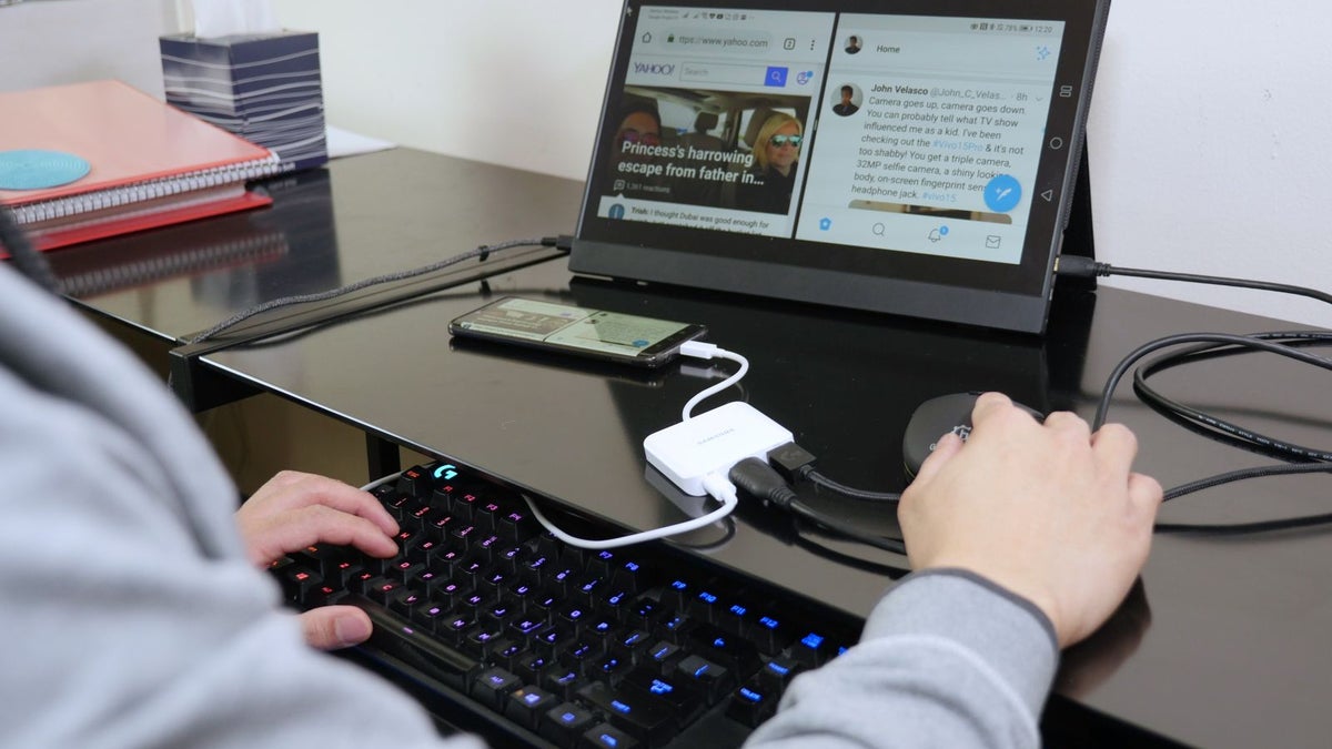 how to turn a laptop into a desktop