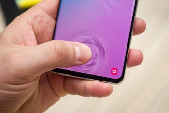 Samsung to address Galaxy S10 fingerprint scanner issues in future updates