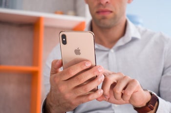 Apple to axe its cheapest iPhones in India; hopes to reinforce its premium image