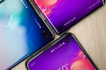 Don't like the Galaxy S10's display cutout? Samsung's latest wallpapers have you covered