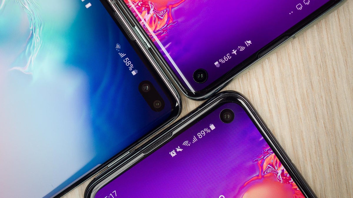 Don't like the Galaxy S10's display cutout? Samsung's latest wallpapers have you covered