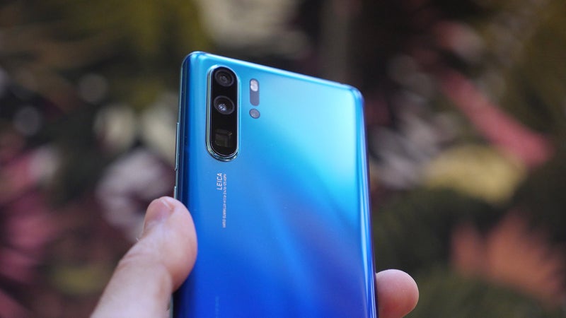 Huawei P30 Pro NIGHT Camera Comparison vs Galaxy S10 Plus vs Pixel 3