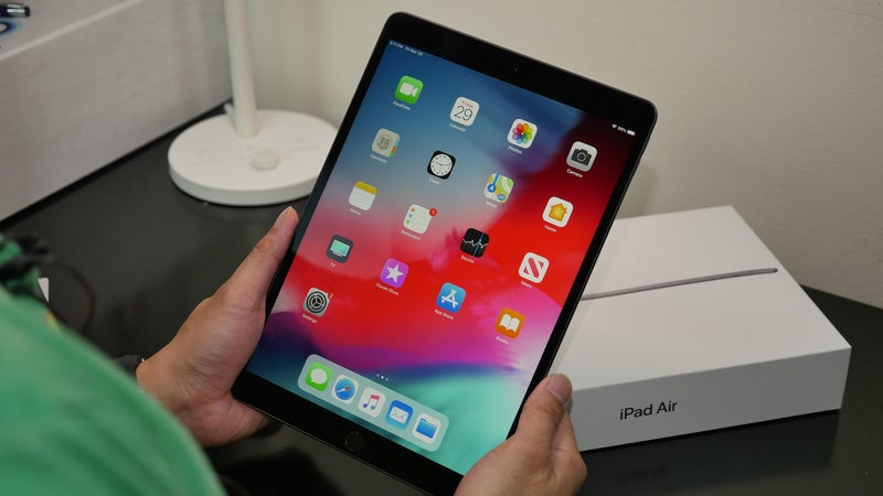 Apple iPad Air (2019) unboxing