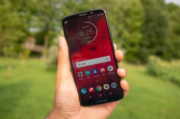 Verizon Moto Z3 starts getting Android 9.0 Pie, 5G Moto Mod support in tow