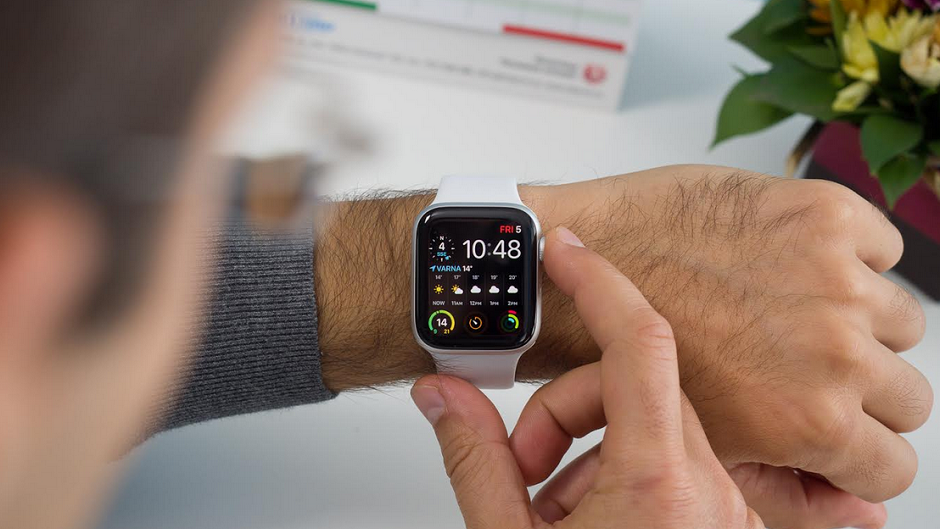 Apple Watch feature helps unconscious 80 year old woman survive