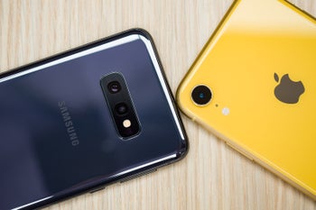Apple & Motorola grew in the US, Samsung kept its crown in Europe last quarter