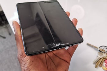 Samsung investigating Galaxy Fold display issues, won't delay the April 26 US launch
