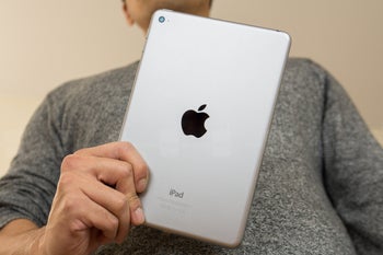 Walmart has all three iPad mini 4 colors on sale at an all-time low $300 price ($100 off)