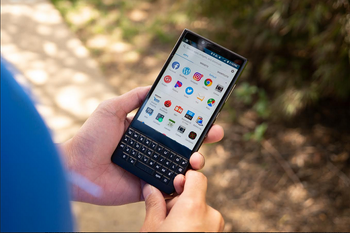 Update in Google Play Store will make BlackBerry's virtual QWERTY more helpful