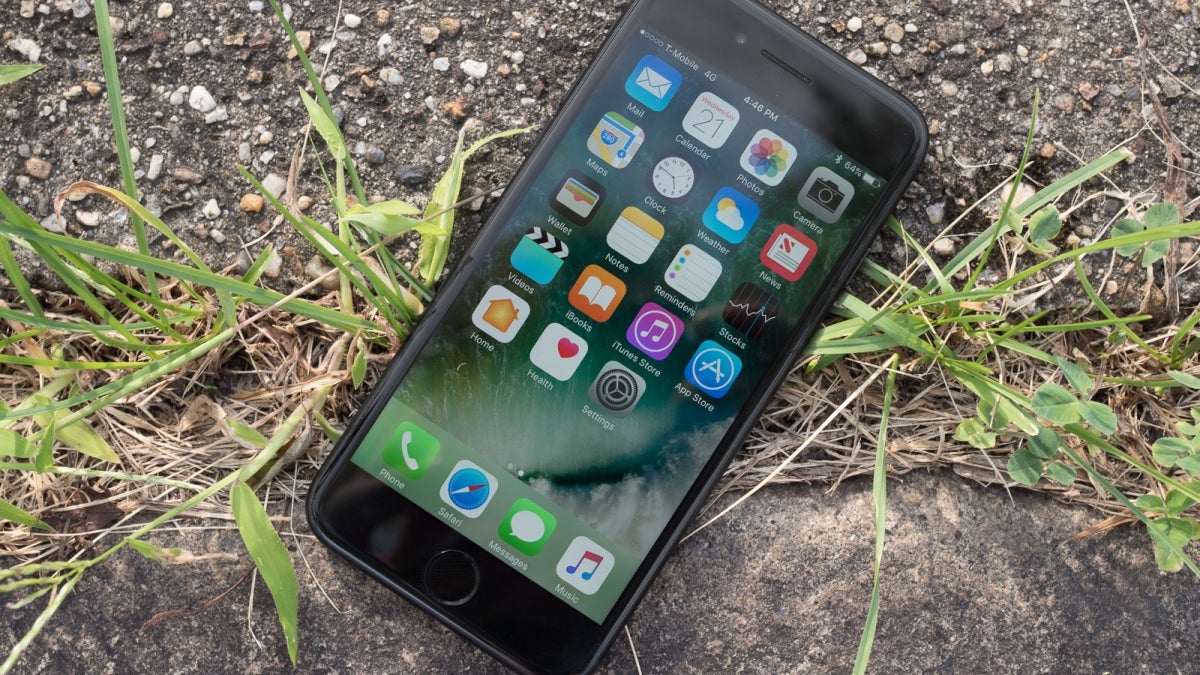 Get a refurbished Apple iPhone 7 at a big discount from Woot while you can
