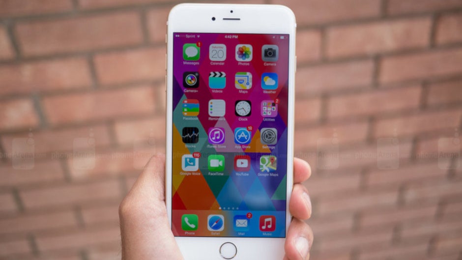 SEC charges ex-Apple supplier with fraud