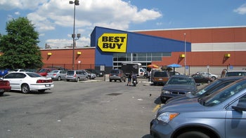 Best Buy robbers make off with $14,000 worth of phones in broad daylight