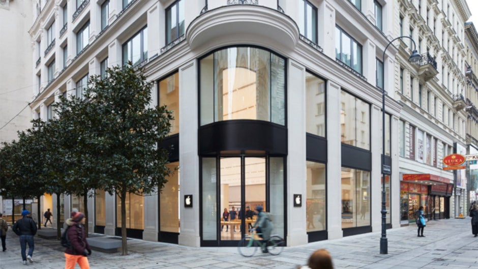 Apple looks to open its first store in one of the world's biggest smartphone markets