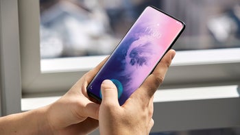OnePlus 7 Pro is here: revolutionary display, pop-up camera and no notch