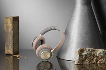 B&O's refreshed Beoplay H9 headphones come with monster battery life and Google Assistant