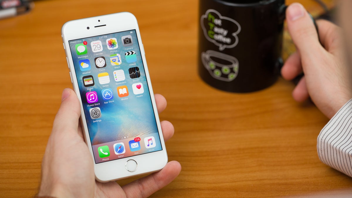 Apple agrees to notify users when iOS updates throttle down performance
