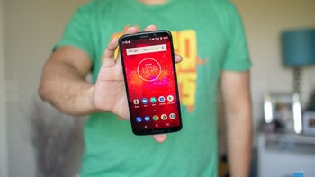 Unlocked Moto Z3 Play goes 50 percent off list at Fry's with free Moto Mod included