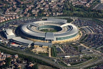 Spies try to slide into your encrypted DMs, Apple and Google are not impressed