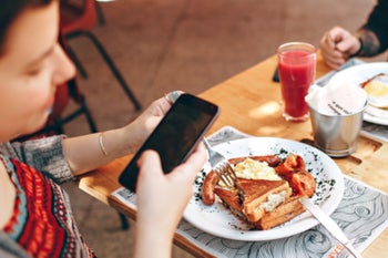 Google Maps update adds option to see popular dishes from restaurants