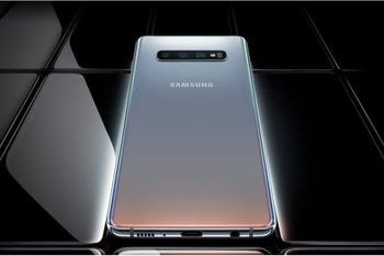 Samsung has created a silver Galaxy S10+ but you can't have it
