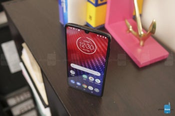 Verizon Moto Z4 first update is all about 5G