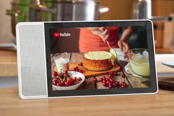 Deal: Lenovo's 8-inch smart display with Google Assistant gets a rare 60% discount
