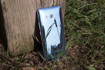 HTC U11 starts receiving Android Pie update again, no new bricking reported (yet)
